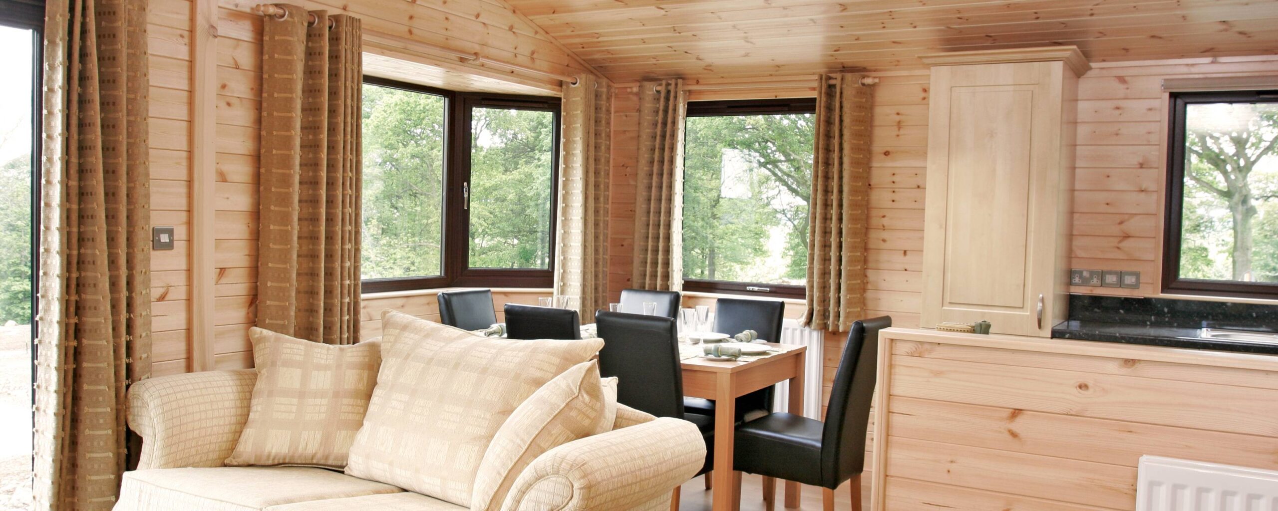Senate-Lodge-sofa-to-dining-area