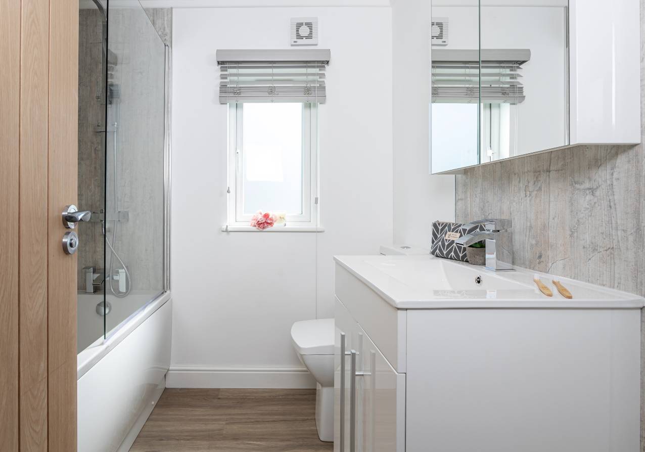 grasmere-lodge-main-bathroom